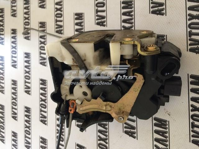 Дверной замок передний правый MN159934 MITSUBISHI