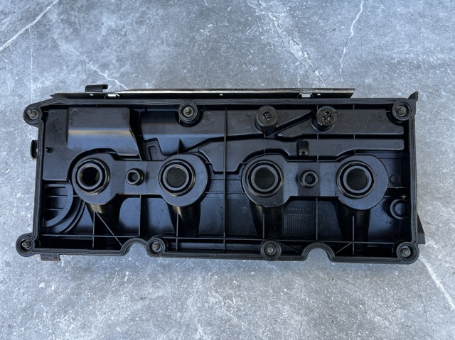 Крышка клапанов 03L103469S VAG