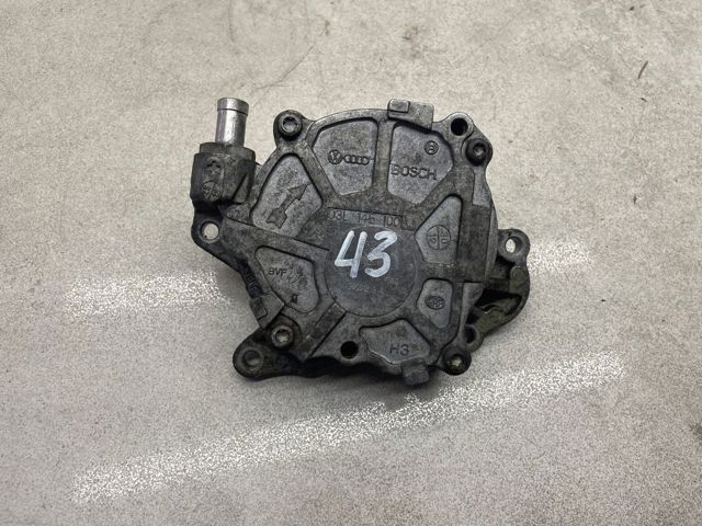 Вакуумный насос 03L145100 VAG
