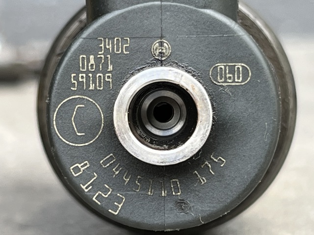 Клапанная форсунка 0445110175 BOSCH