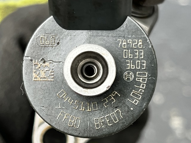 Форсунка инжектора 0445110239 BOSCH
