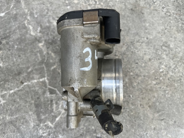 Дроссельная заслонка в сборе 06A133062D VAG