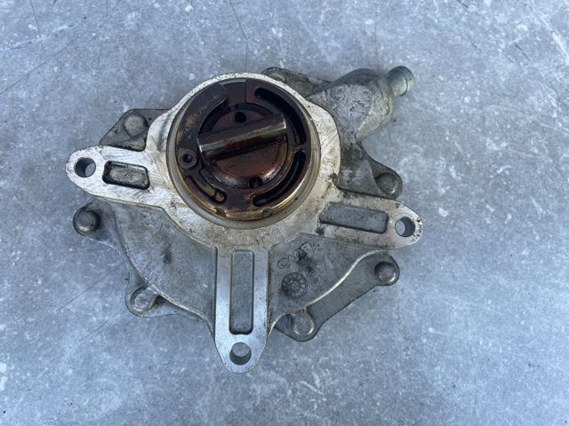 11667635656 BMW Вакуумный насос купить в Каменское