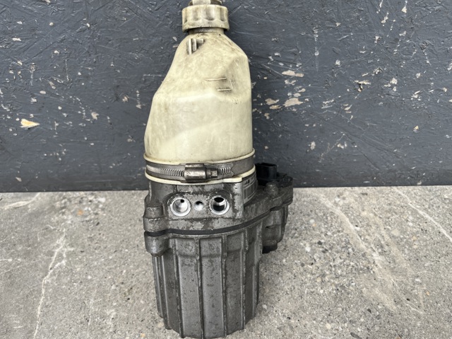 Помпа ГУР 13188613 OPEL