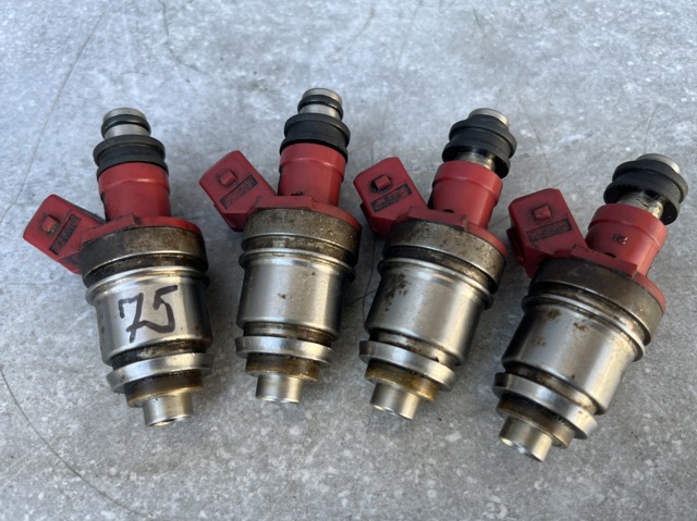 Форсунка впрыска топлива 1660086G10 NISSAN