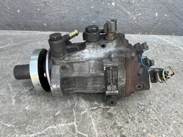 Насос топливный высокого давления (ТНВД) 167008H800 DENSO