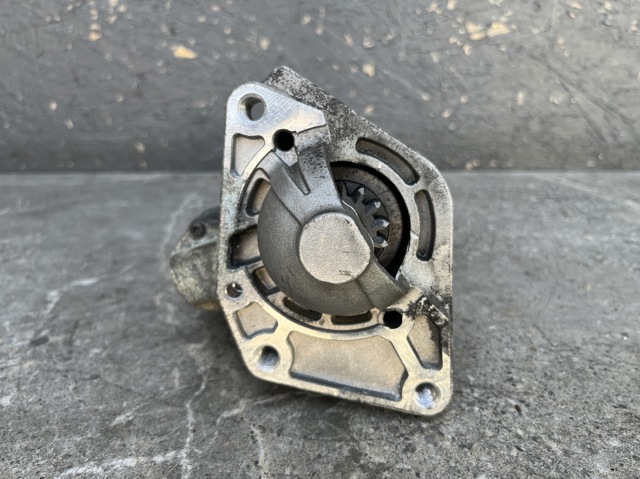 233002889R RENAULT Стартер купить в Чернигов