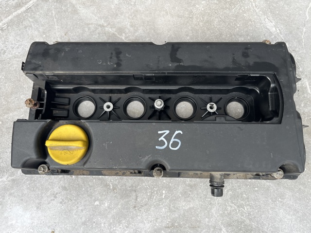Крышка двигателя 55556284 OPEL