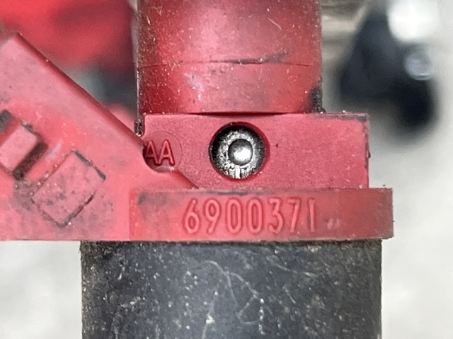VOLVO 6900371 Форсунка впрыска топлива в наличии Чернигов