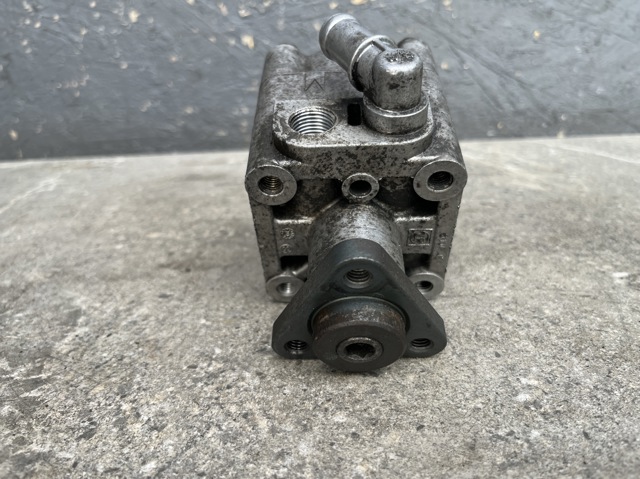 Помпа ГУР 7613955116 ZF PARTS