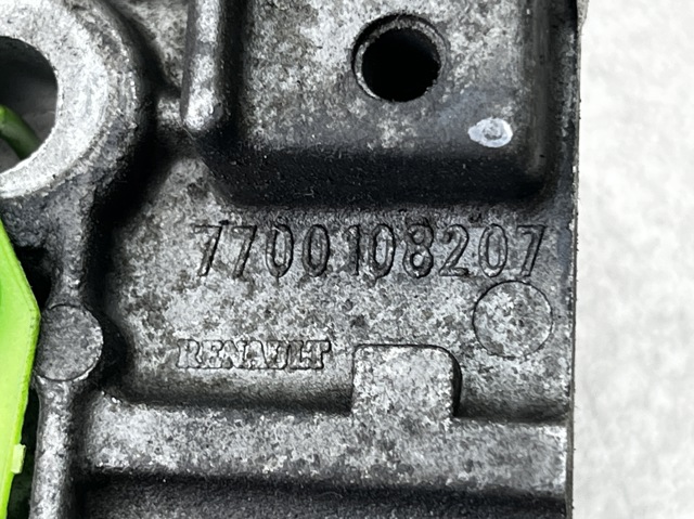 Кронштейн подушки (опоры) двигателя, верхней 7700108207 RENAULT