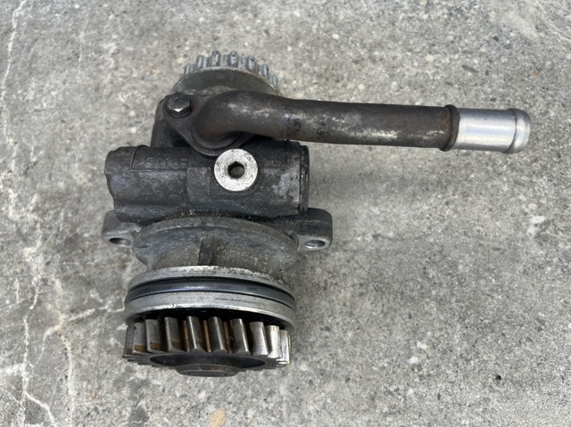 Насос рулевого механизма Volkswagen Transporter T5