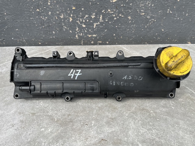 Крышка клапанов 8200379908 RENAULT