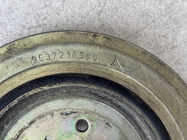 Шкив коленчатого вала 9637218980 PEUGEOT