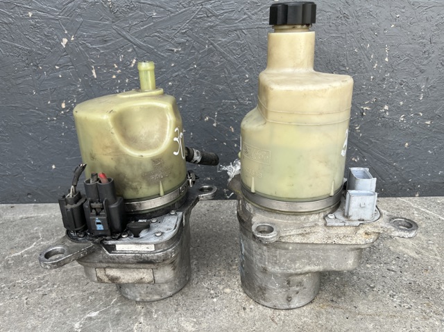 VOLVO 9V613K514AC Насос ГУР в наличии Запорожье