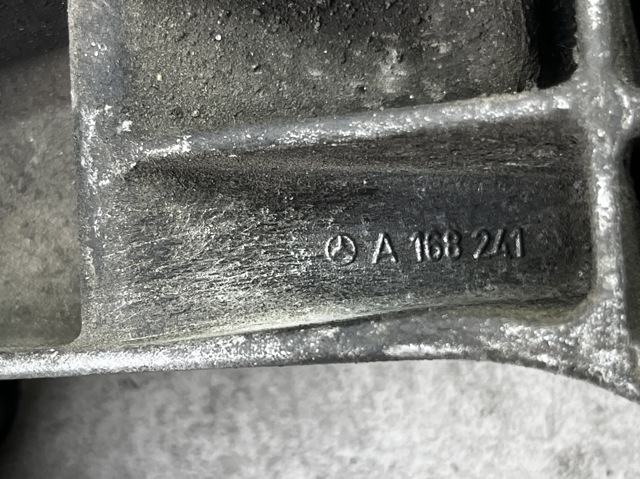 Крепление коробки передач A1682410901 MERCEDES