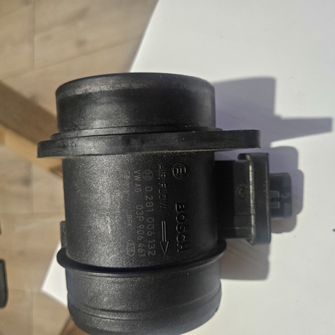 0281006132 BOSCH Датчик потока (расхода) воздуха, расходомер M.A.F. - (Mass Airflow) купить в Харьков