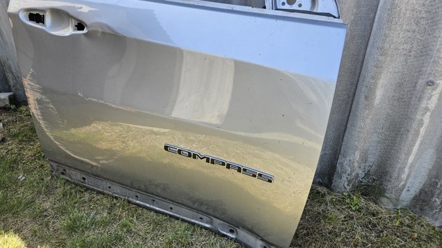 68242542AD CHRYSLER Дверь передняя правая купить в Ужгород