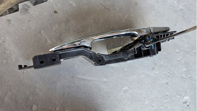 Ручка двери задней наружная 826409N00A NISSAN