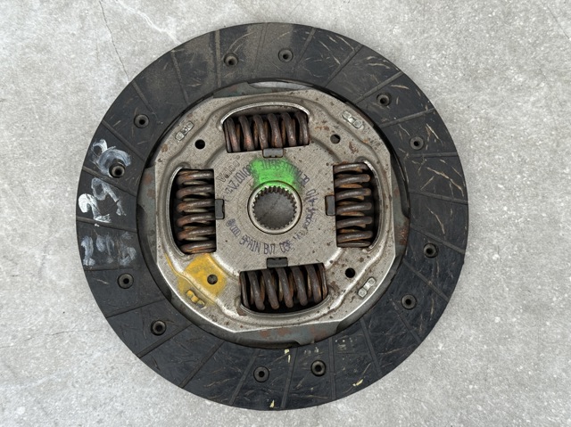 Диск сцепления ведомый 032141032 VAG