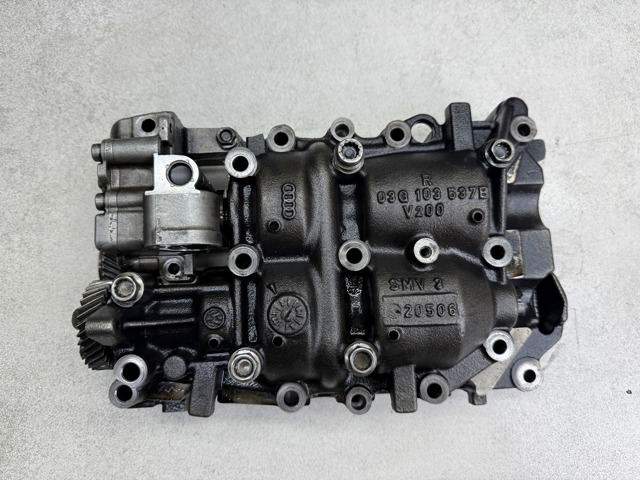 VAG 03G103537B Масляный насос в наличии Винница