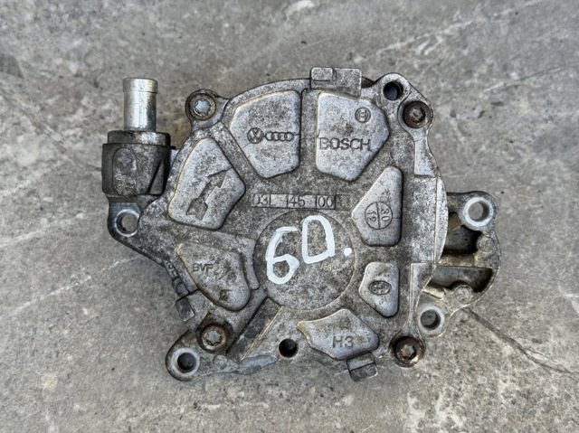 Механический вакуумный насос 03L145100 VAG
