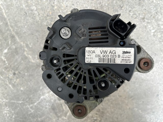 Автомобильный генератор 03L903023B VAG