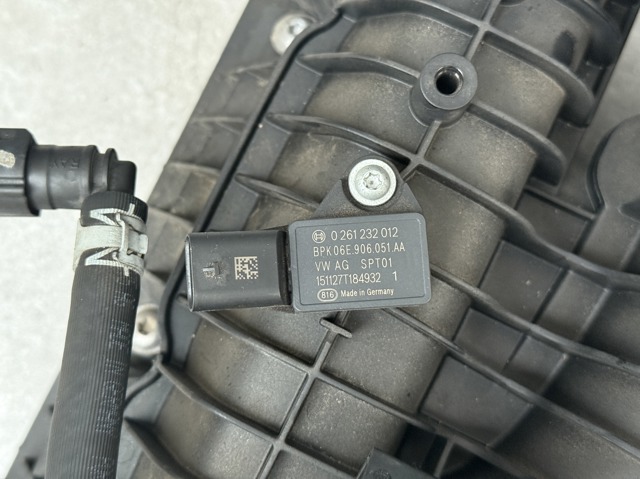 Датчик давления наддува 06E906051AA PORSCHE