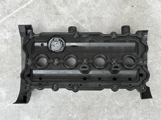 06F103469D VAG Клапанная крышка купить в Ирпень