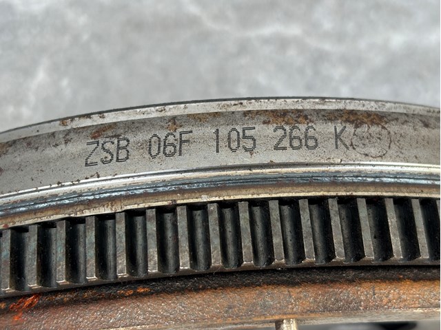 Маховик с зубчатым ободом 06F105266K VAG