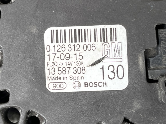 Генератор автомобильный 13587308 GM