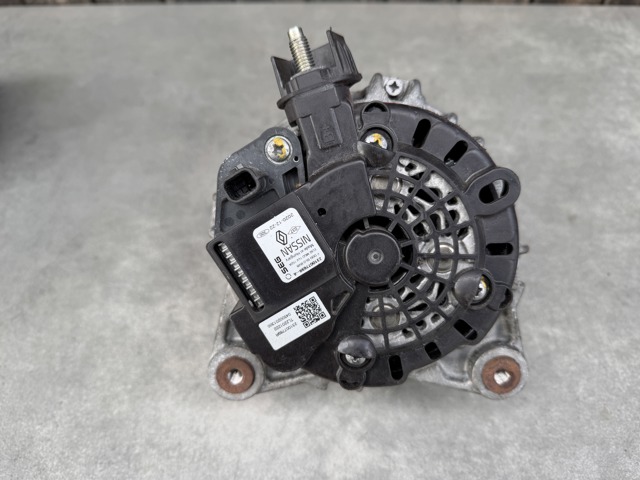 231007769R RENAULT Генератор купить в Украина