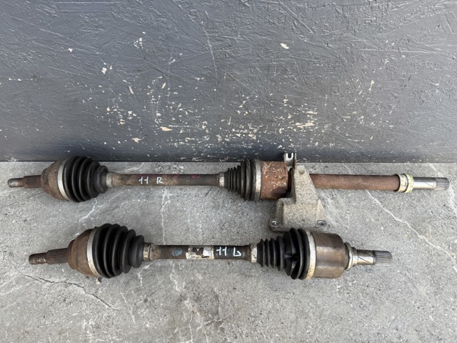 Привод в сборе левый Renault Trafic III