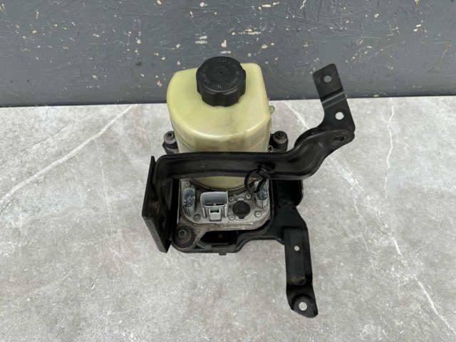 Помпа ГУР 4M513K514CC FORD