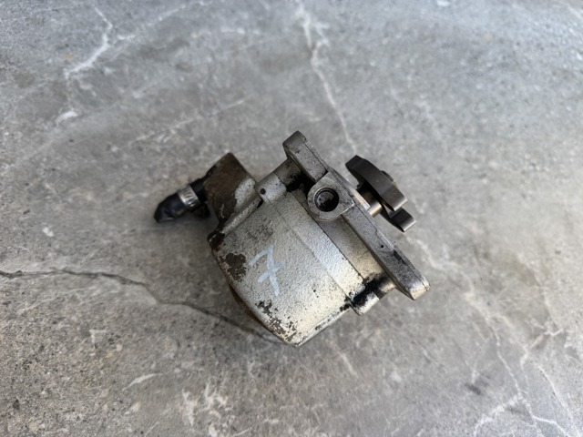 Насос вакуумный 504019972 PEUGEOT