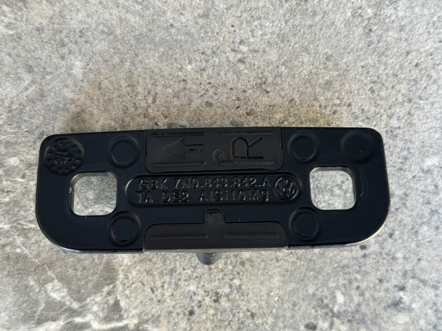 PORSCHE 7N0843842A в наличии Одесса