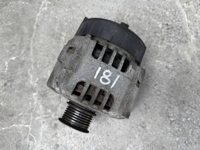 Генератор автомобиля 8200410674 RENAULT