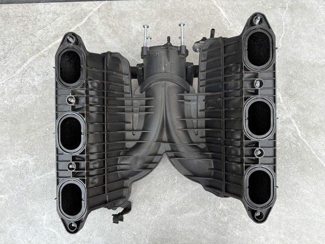 94611001664 PORSCHE Коллектор впускной купить в Запорожье
