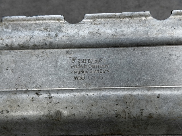 PORSCHE 95B121557 в наличии Ирпень