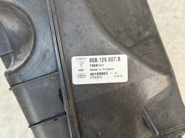 95B128607B PORSCHE Корпус воздушного фильтра левый купить в Черкассы