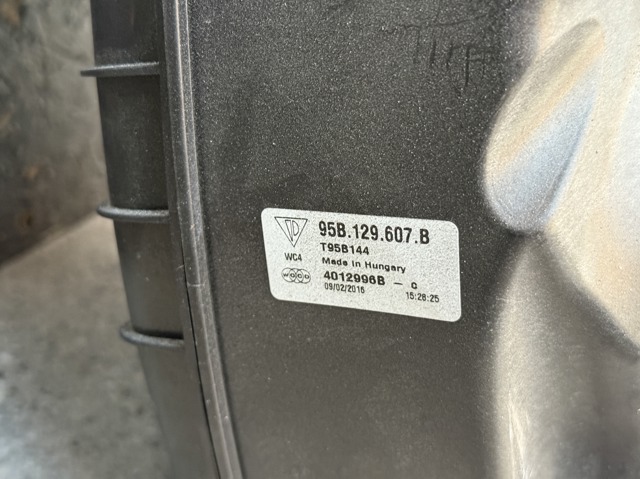 95B129607B PORSCHE Корпус воздушного фильтра правый купить в Ужгород