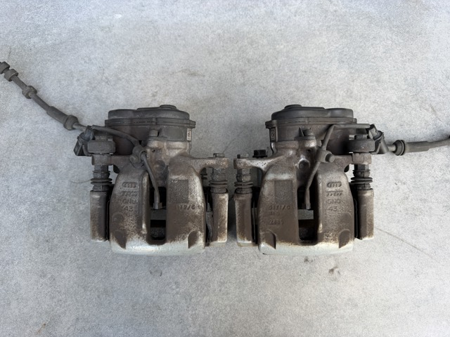 95B615424D PORSCHE Суппорт задний правый купить в Чернигов