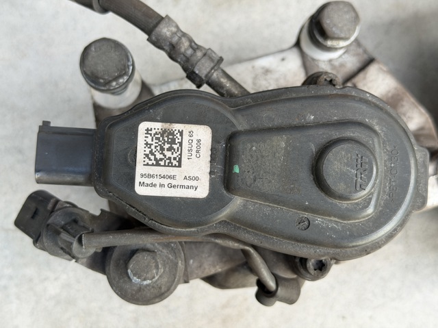 PORSCHE 95B615424D Суппорт задний правый в наличии Житомир