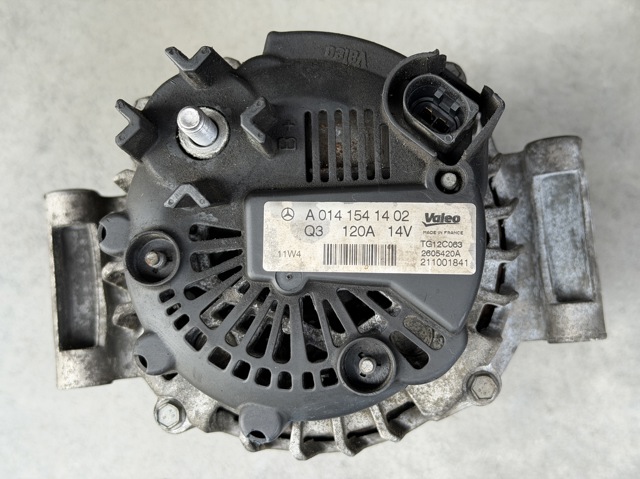 Генератор автомобильный A0141541402 MERCEDES