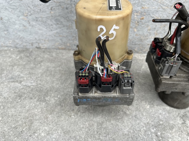 BR5V32600A MAZDA Насос гидроусилителя руля (ГУР) купить в Ужгород