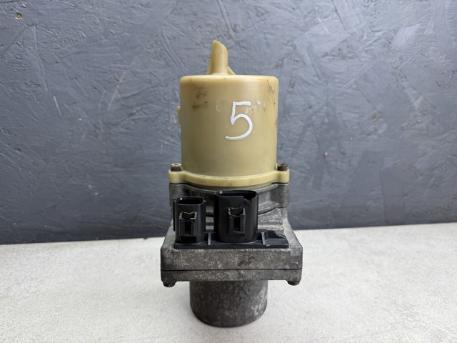 Насос рулевого механизма EH6432600B MAZDA