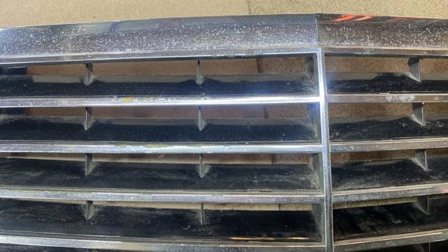 MERCEDES A2038800223 Решетка радиатора в наличии Ужгород