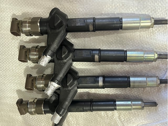 Форсунка впрыска топлива Ниссан Икс-Трейл