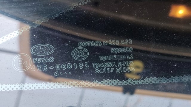 HYUNDAI 87820C2000 Стекло кузова (багажного отсека) правое в наличии Павлоград