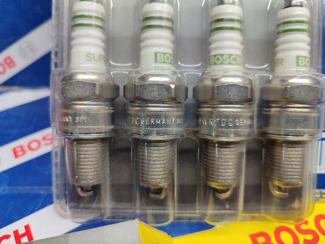 BOSCH 0242235988 Свечи зажигания в наличии Николаев